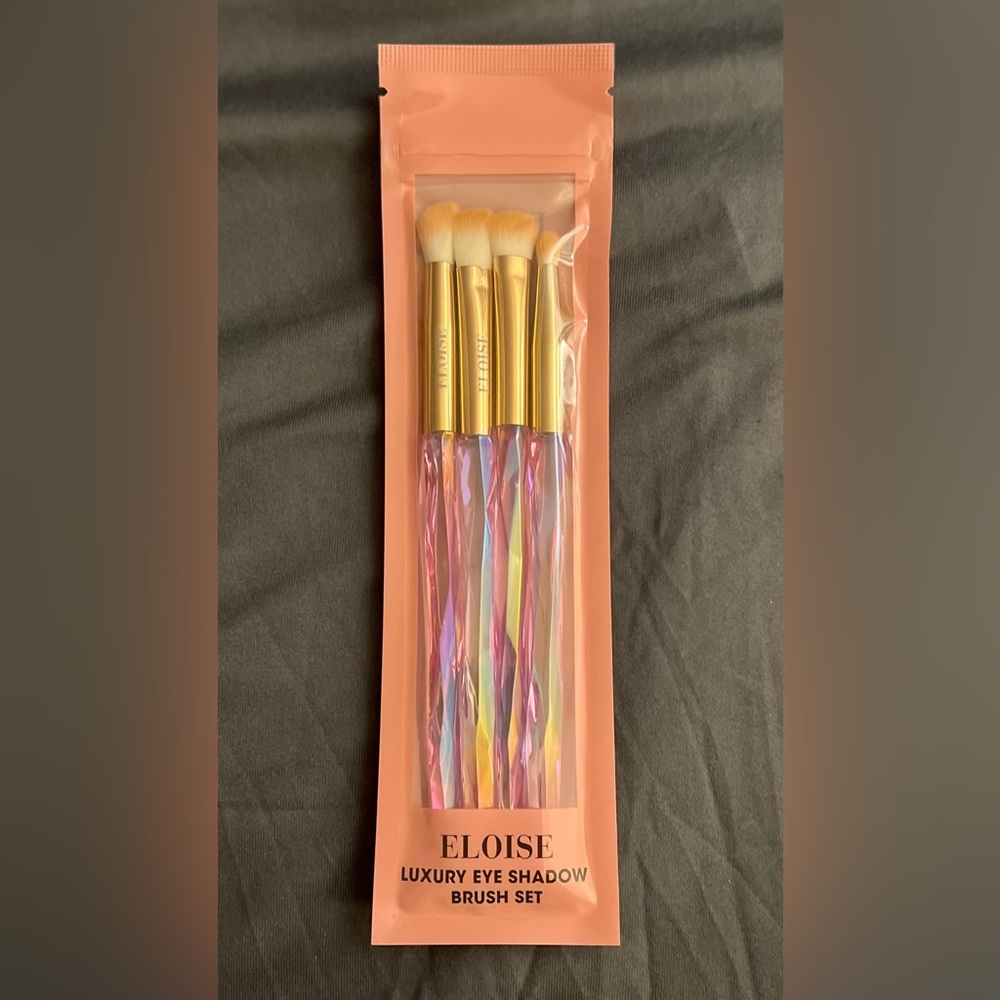 Eloise eye shadow brushes